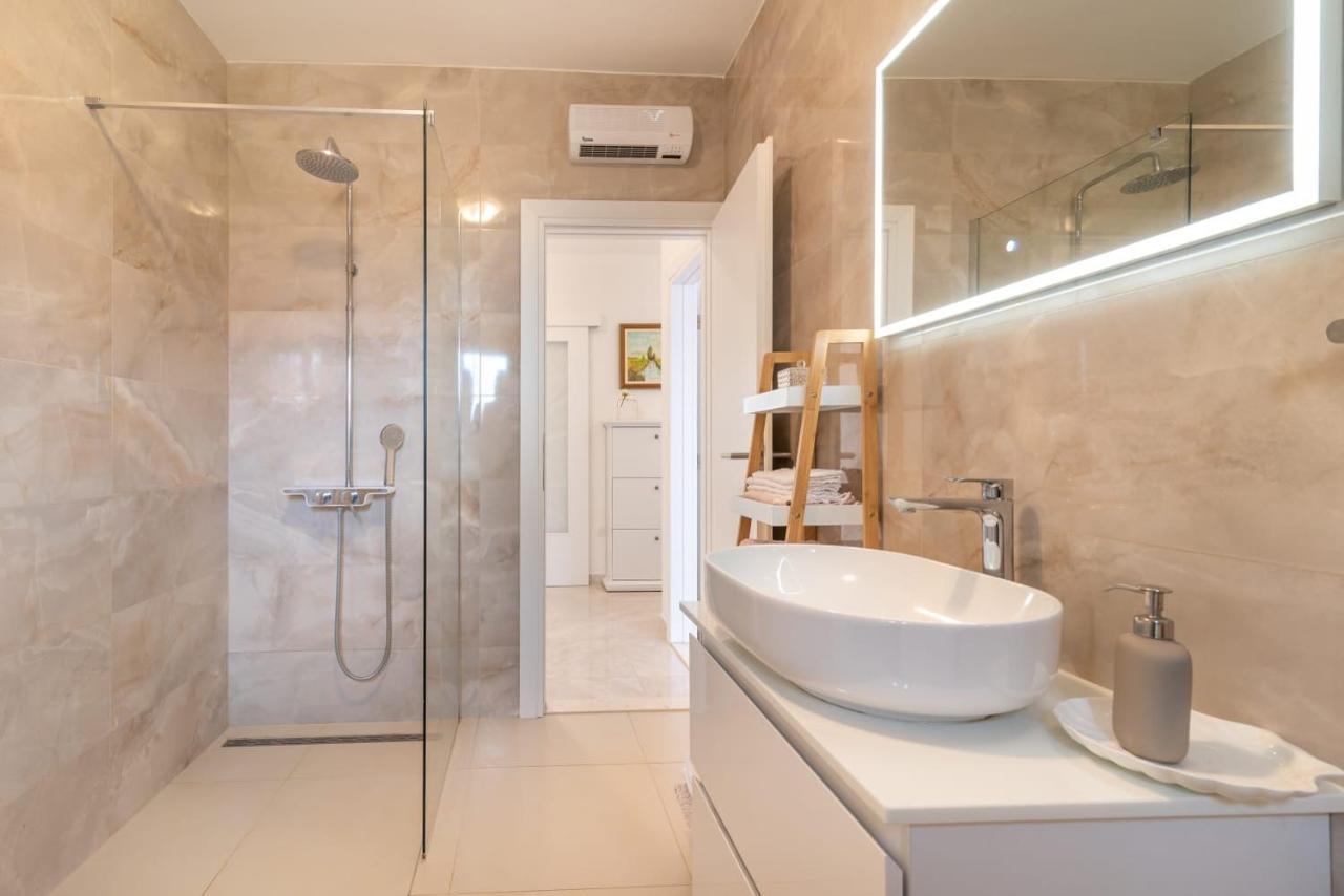 Oleandar Apartment Trogir Exterior photo