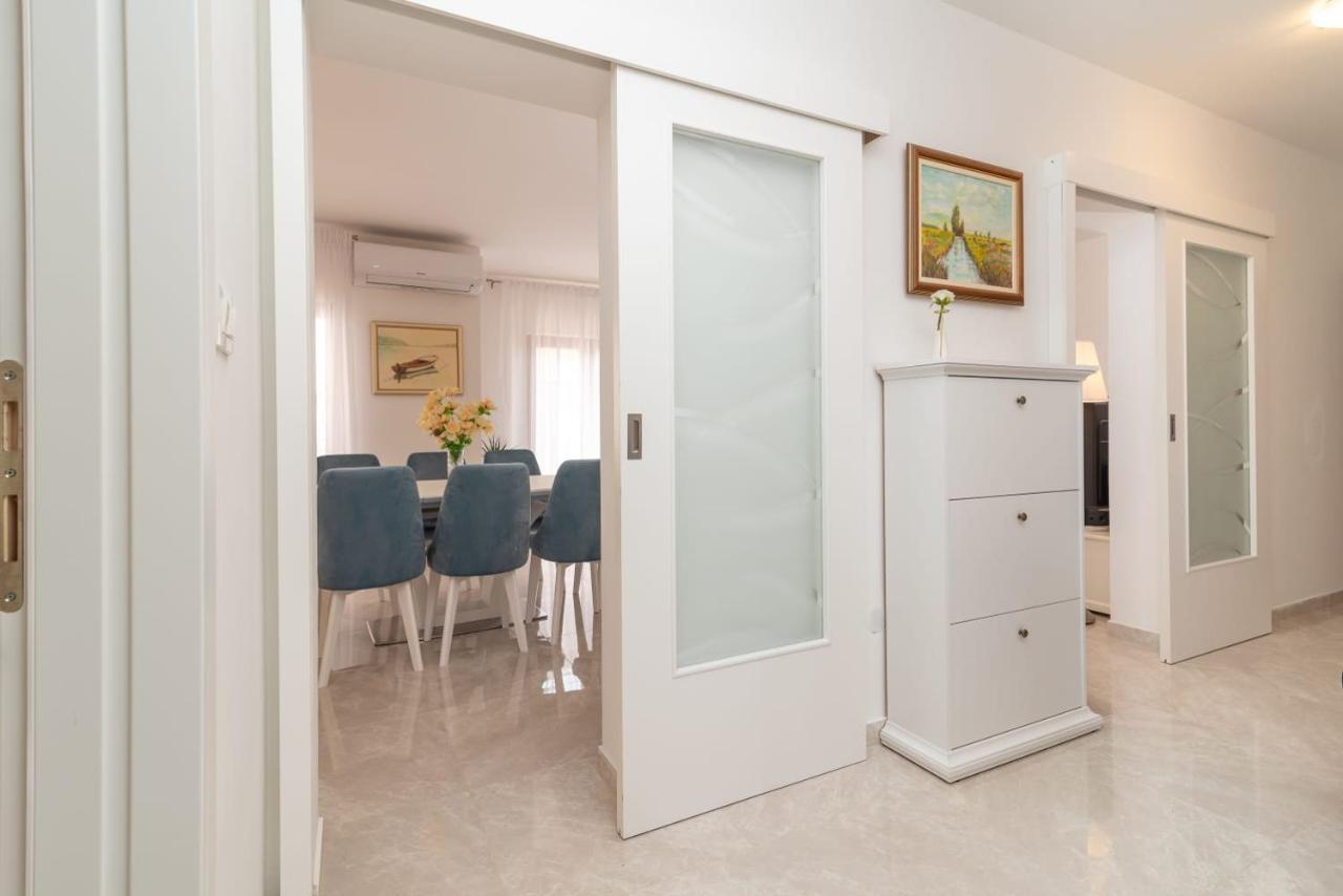 Oleandar Apartment Trogir Exterior photo