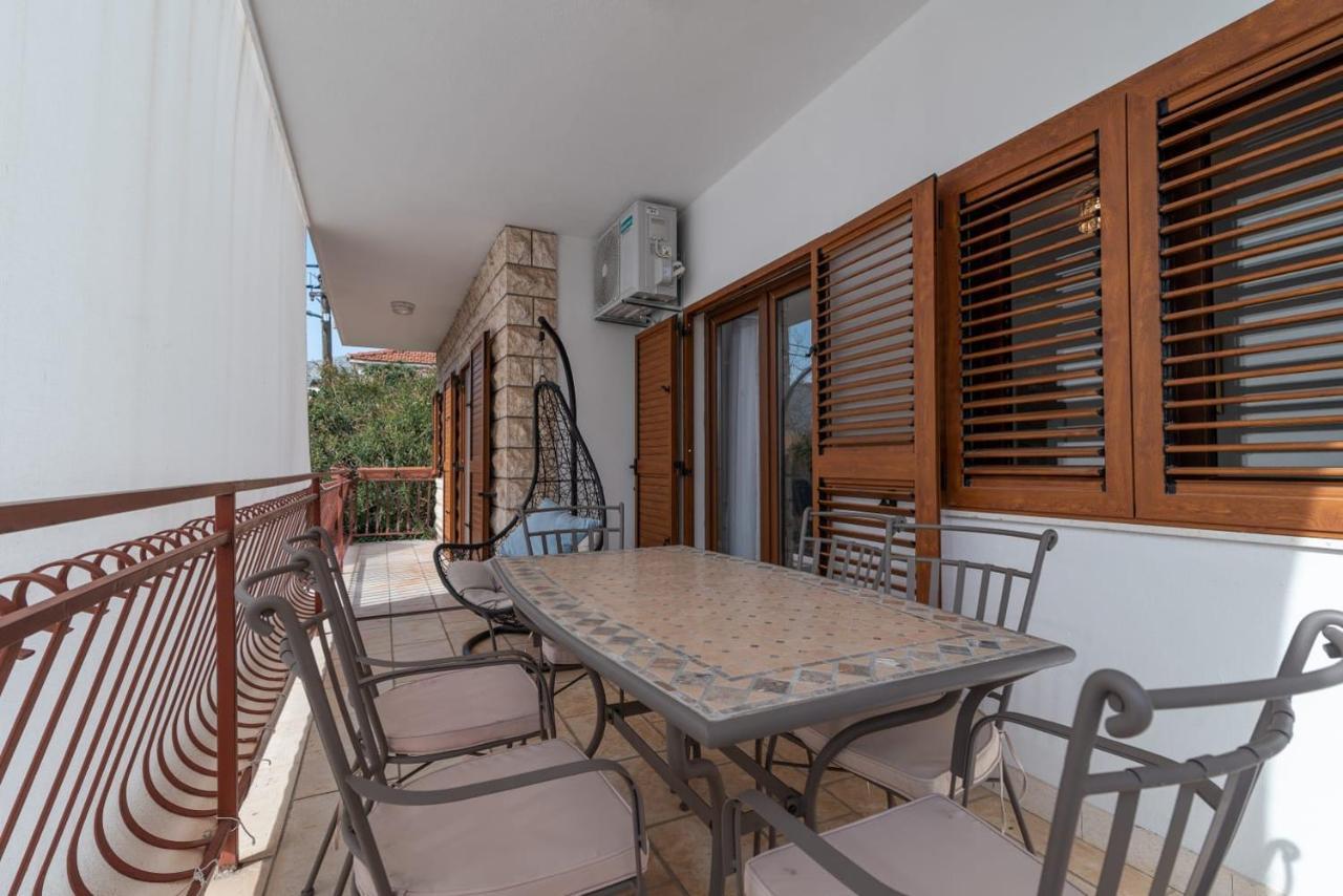 Oleandar Apartment Trogir Exterior photo
